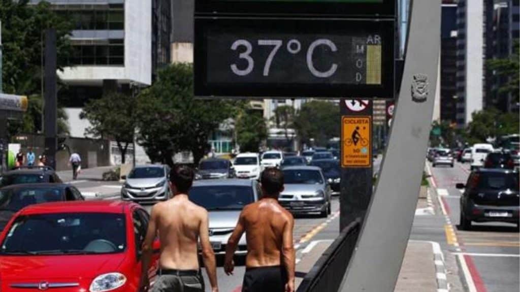 ONDA DE CALOR INTENSO